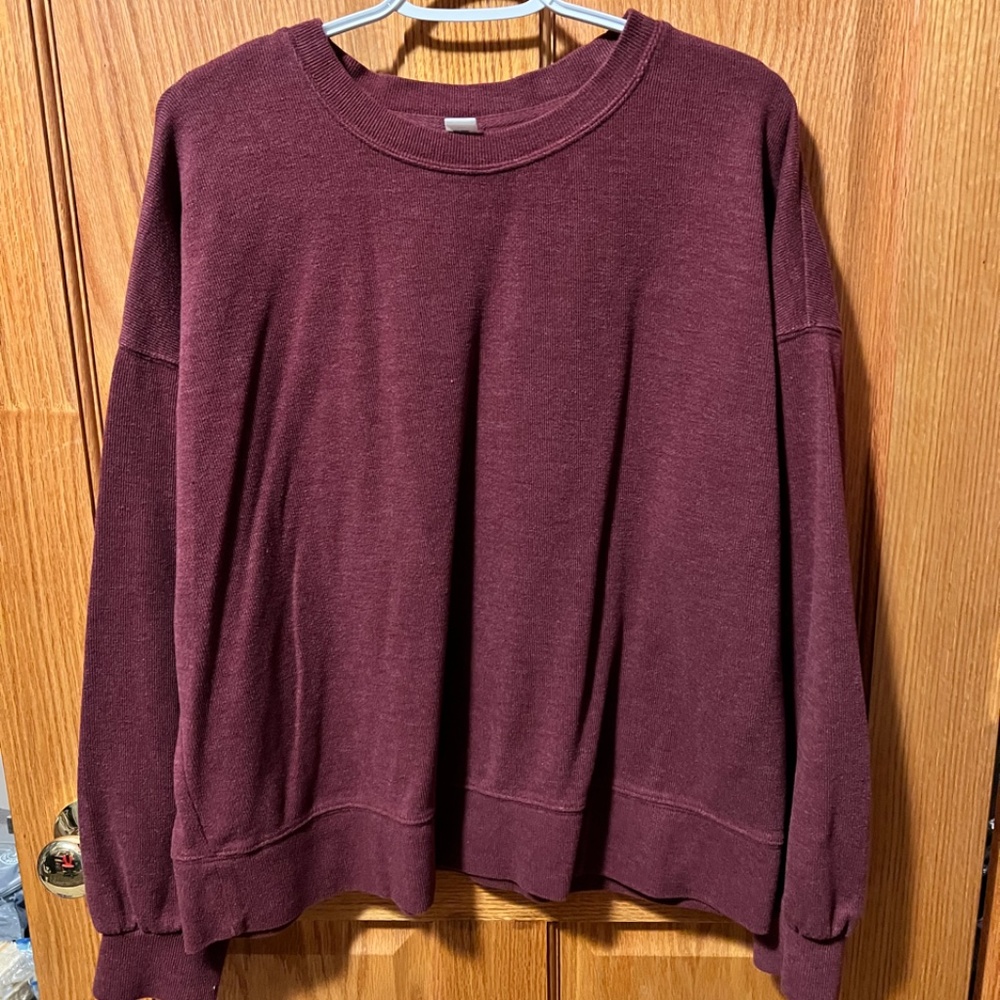 Pullover Sweatshirt in Like New Condition